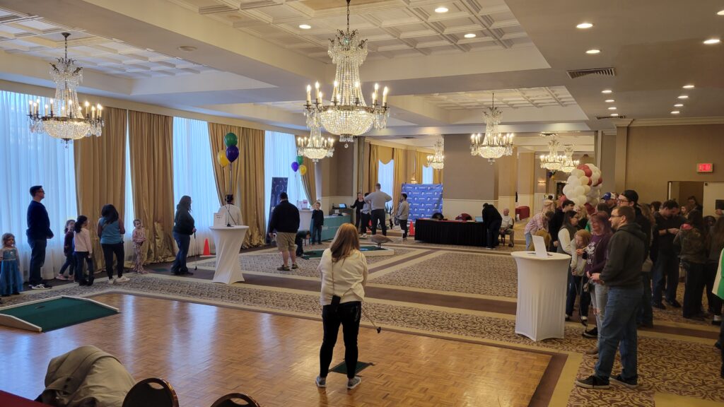 Wide shot of the golf event
